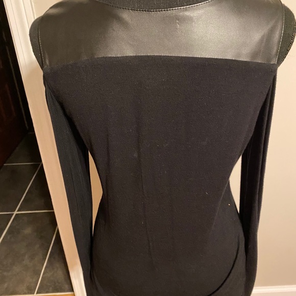 Venus black open shoulder top - Picture 3 of 11